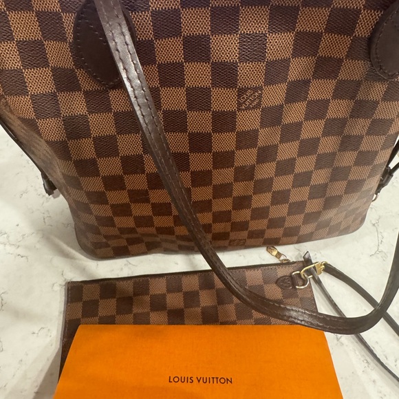 Louis Vuitton mm Neverfull Bag - Picture 3 of 6